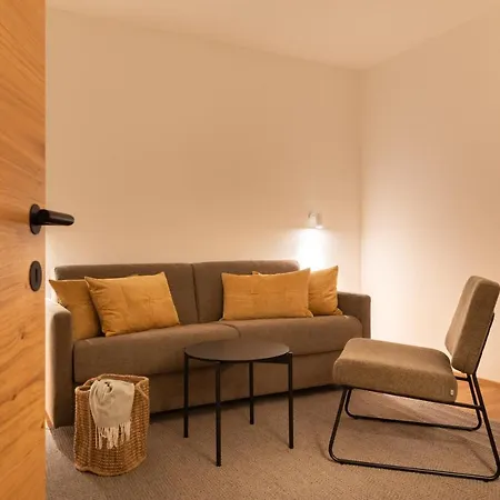 Varadies Apartment *