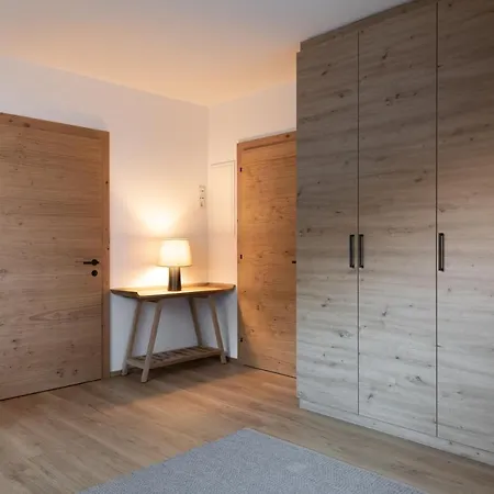 Varadies Appartement *