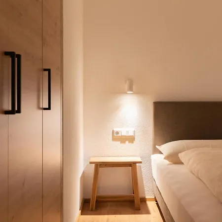 Varadies * Pettneu am Arlberg